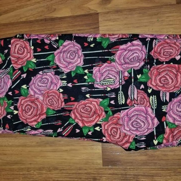 Holiday Lularoe Leggings- Multiple available - Picture 1 of 6